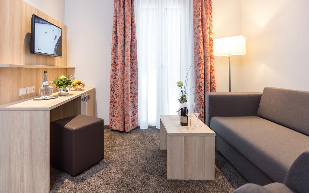 Hotel Pfaelzer Wald 바트버그자베른 외부 사진