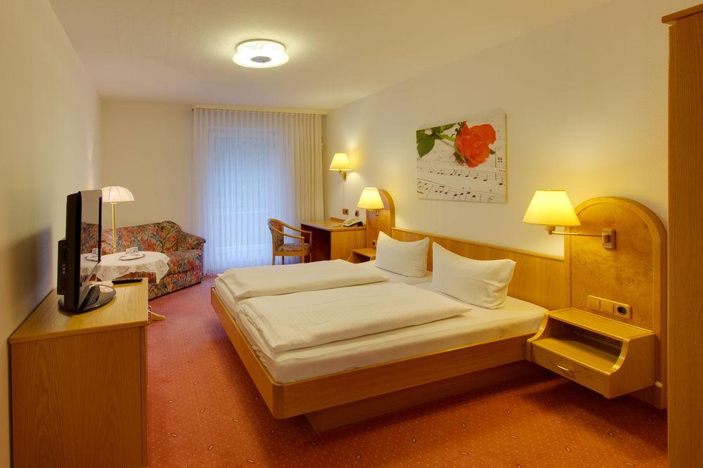 Hotel Pfaelzer Wald 바트버그자베른 외부 사진
