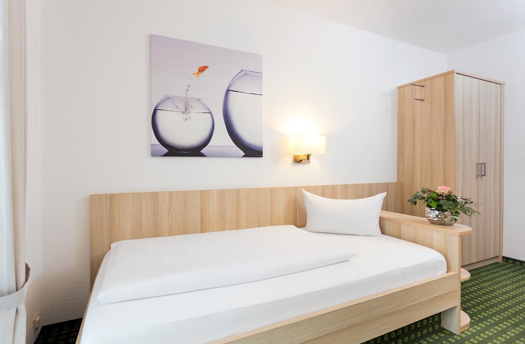 Hotel Pfaelzer Wald 바트버그자베른 외부 사진