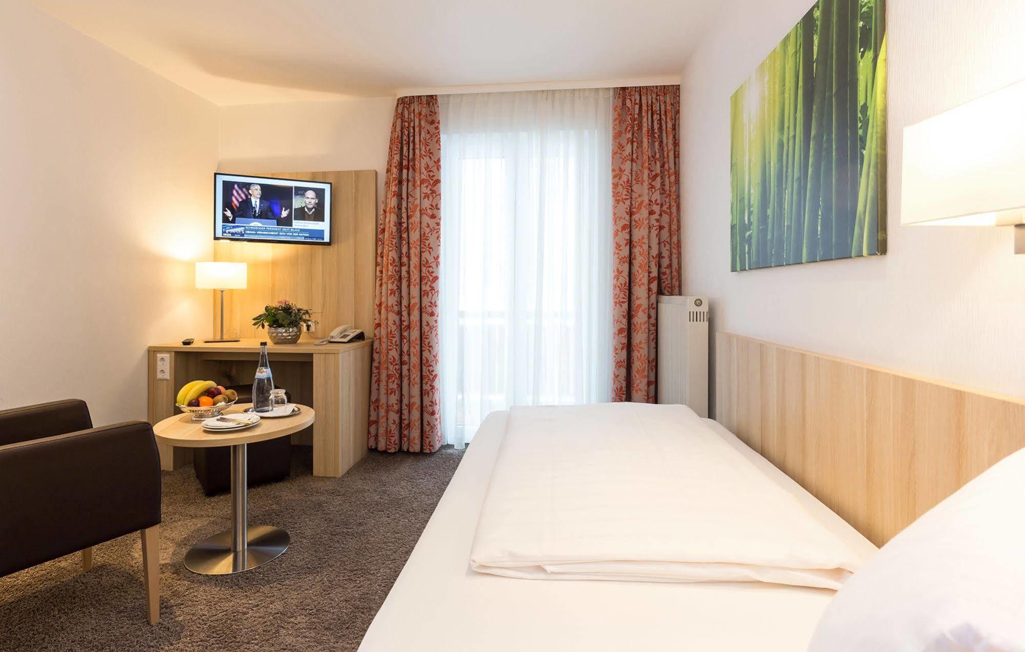 Hotel Pfaelzer Wald 바트버그자베른 외부 사진