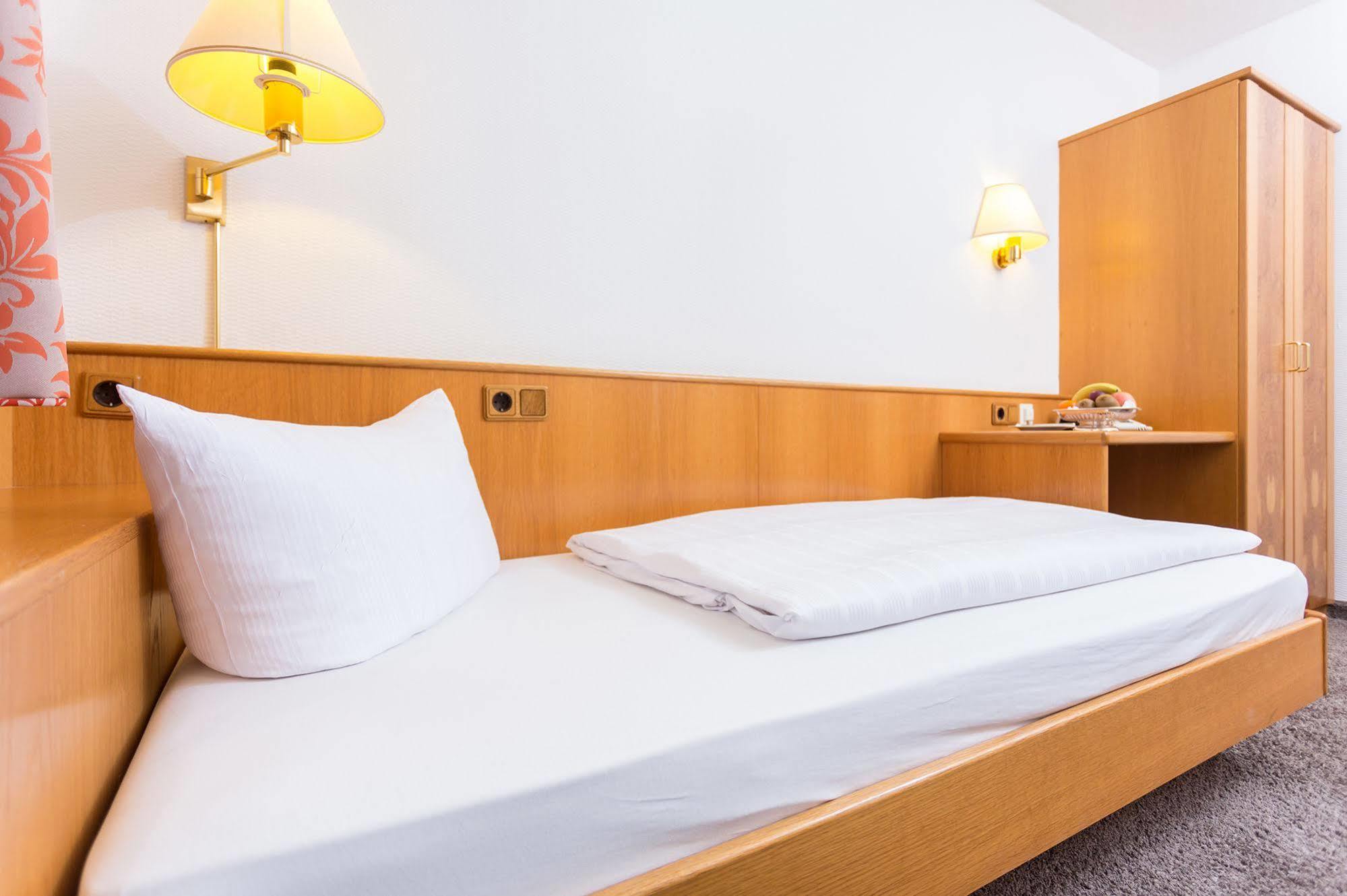 Hotel Pfaelzer Wald 바트버그자베른 외부 사진