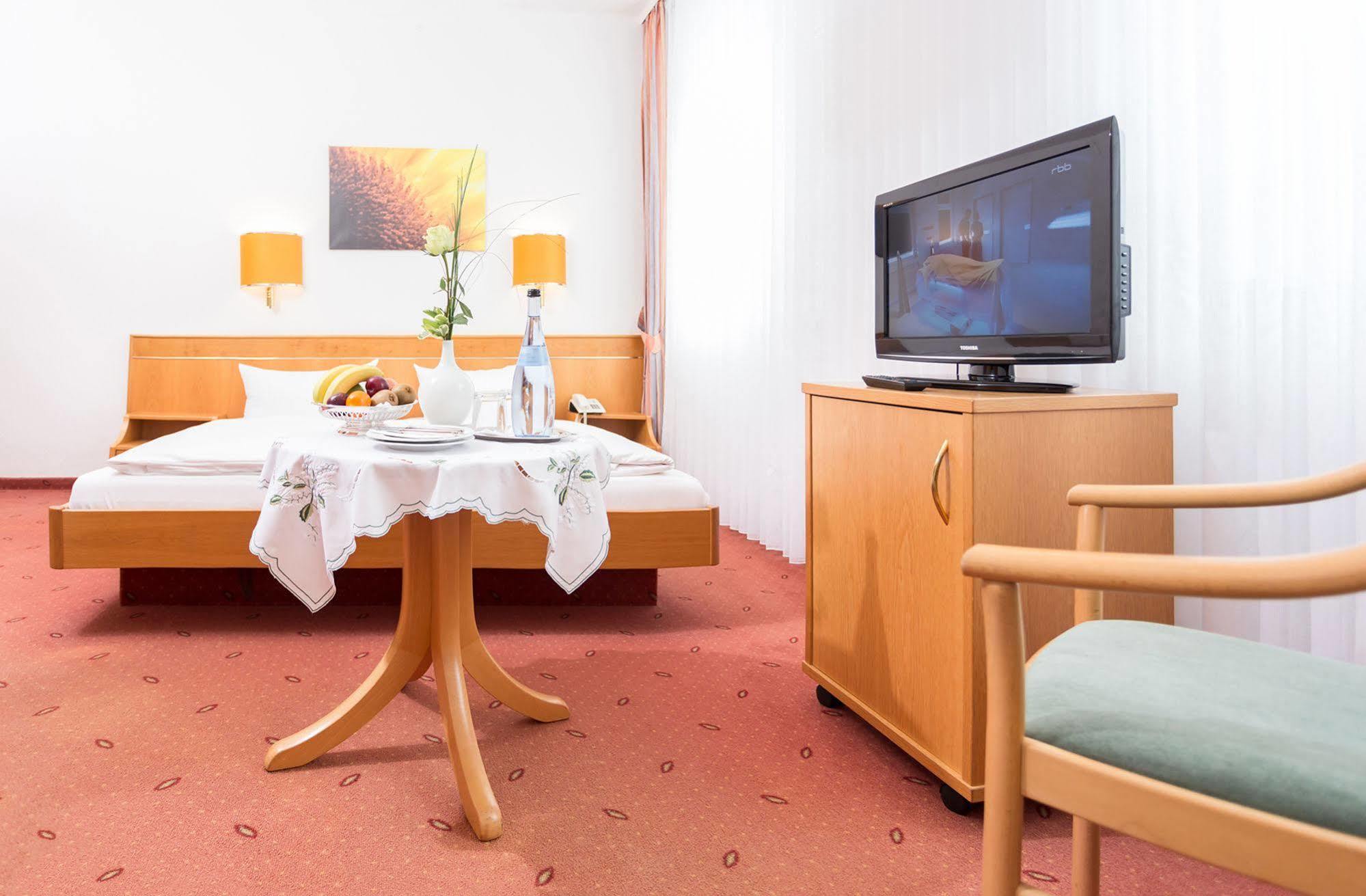 Hotel Pfaelzer Wald 바트버그자베른 외부 사진